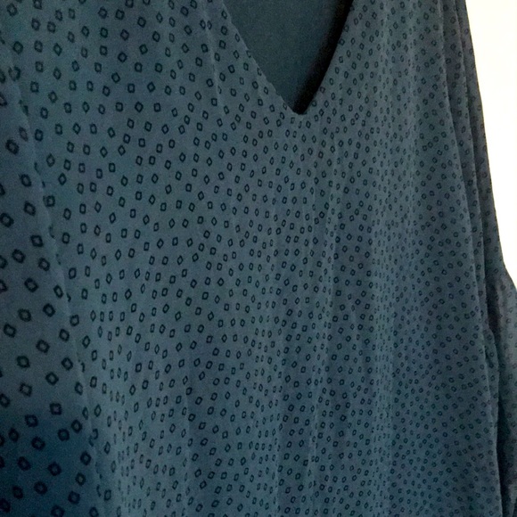Plus size blouse. XXL - Picture 2 of 2
